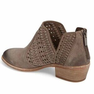 Vince Camuto Prasata Bootie Gray Perforated Block Heel Women's Size 7.5 Bohemian